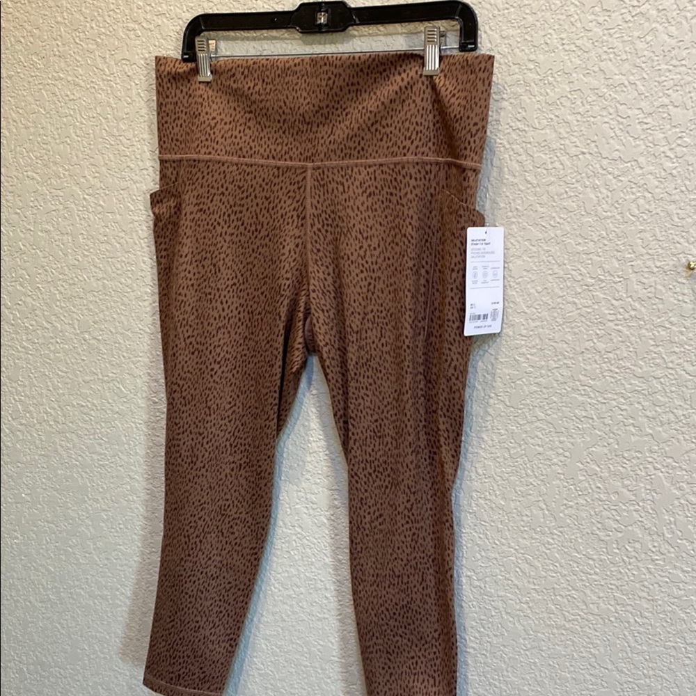 NWT ATHLETE Stash Pockets 7/8 Tight Shanti Animal Beige Leopard sz XL